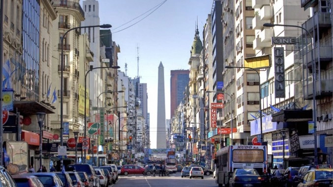 Argentina zbog inflacije štampa novčanicu od 10.000 pezosa